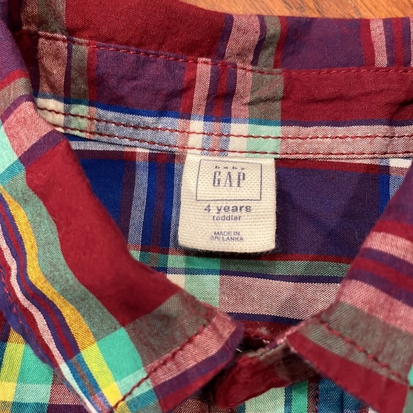 Gap boys 4T plaid button down - Picture 2 of 3